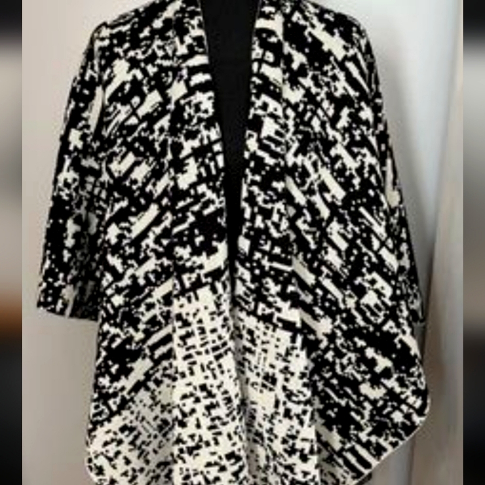 Simply Vera Wang Poncho / Wrap